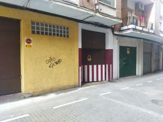 Aparcament cotxe  Calle doña maría de portugal. Venta 1 plaza de garaje para coche + 4 motos