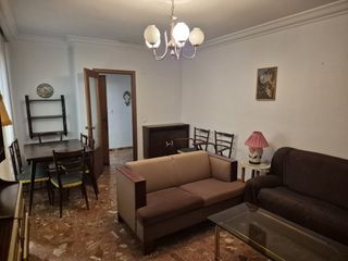 Casa  Calle santos mártires. Casa de 4 dormitorios con garaje en el centro de talavera de la