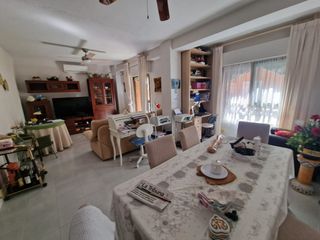 Etagenwohnung in Calle Ángel del Alcázar