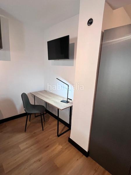 Foto a5ec9c96-54d7-4c7c-9ed2-dd55c2c28e45. Alquiler estudio *! estudios en alquiler living realejo san matias!! *! en Granada