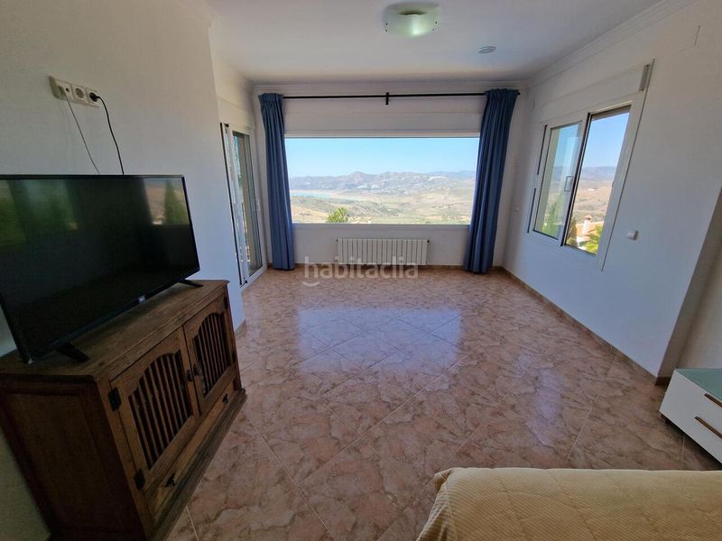 Foto 9cc76984-c921-4c6a-b923-d16a8c292f18. Casa a Periana