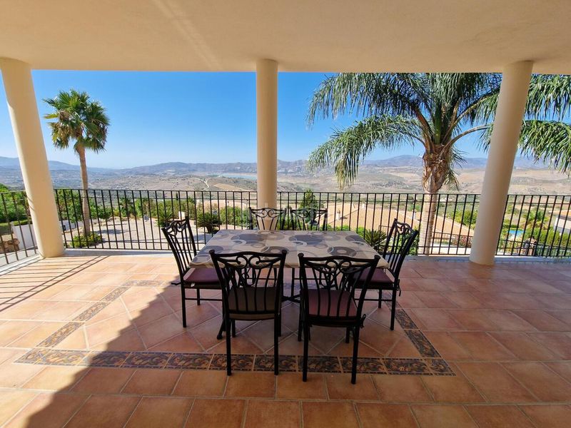 Foto e055c543-40f8-4370-a11c-7e3b4fc4f872. Casa a Periana