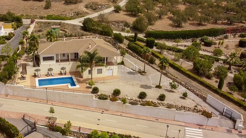 Foto fa78d0f4-61ed-471d-98b9-ed3e24ad5059. Casa a Periana