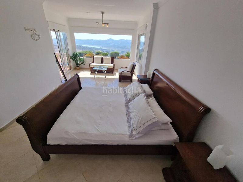 Foto 10051d1f-5ee4-4799-8137-2a8d7fc01a2e. Casa amb piscina a Periana