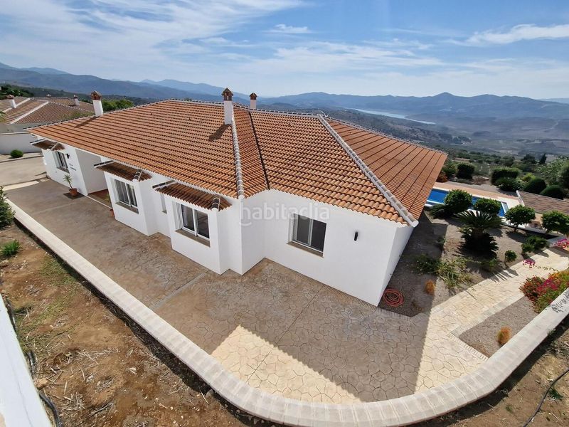 Foto 957d3e9a-164e-4f29-8193-531e2e93e767. Casa amb piscina a Periana