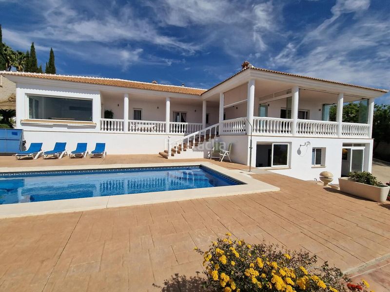 Foto 9c38444e-aef4-404b-adf3-4be209d7ead0. Casa amb piscina a Periana