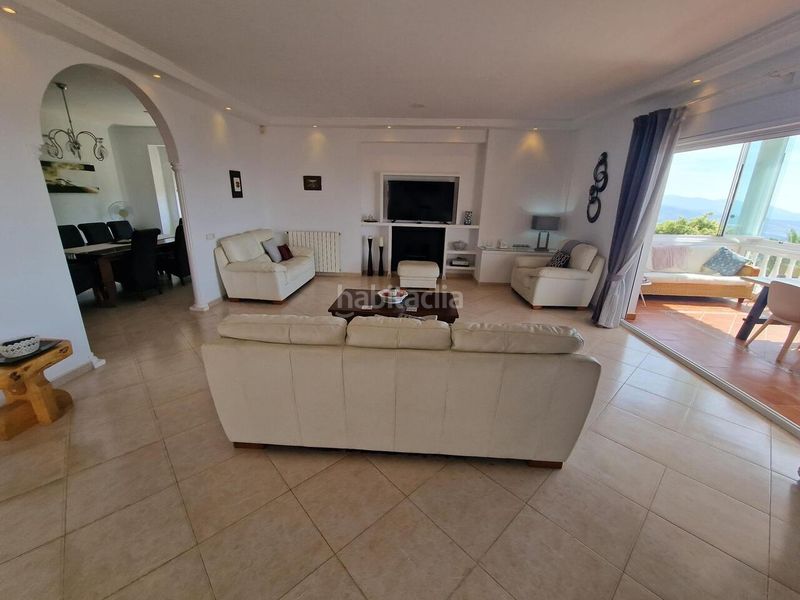 Foto b8b94b48-c10b-4d5f-a96a-152f7c345666. Casa amb piscina a Periana