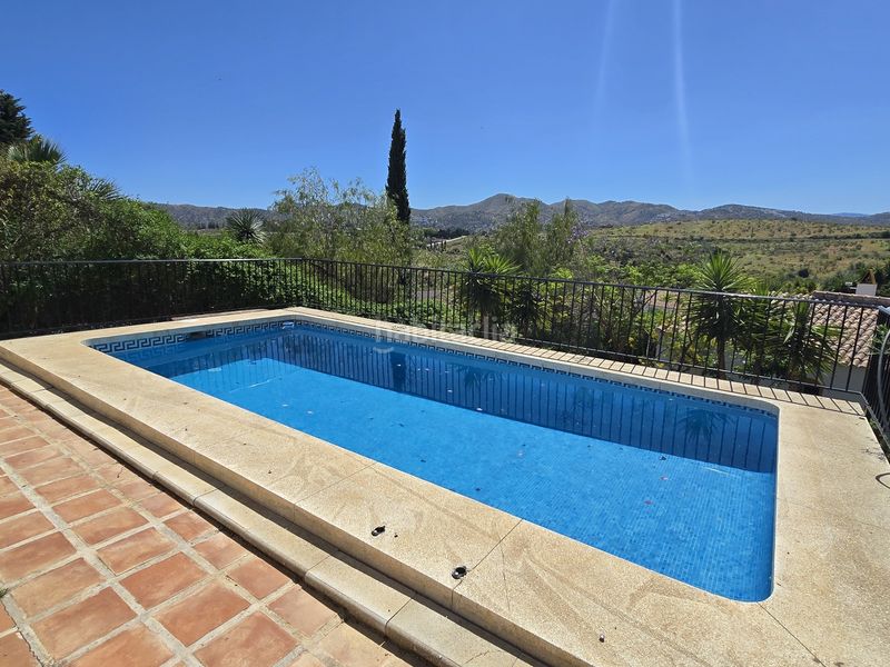 Foto 5d344136-065c-40e9-8f37-815aa6506e64. Casa amb piscina a Alcaucín