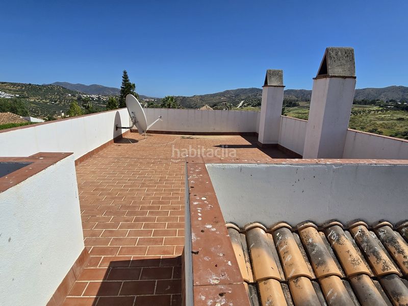 Foto a08802dd-219c-4f15-8afa-308ffd2e09c0. Casa amb piscina a Alcaucín
