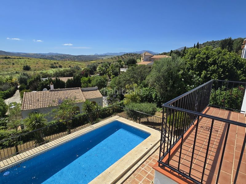 Foto fafb68a0-99cc-412f-bc1b-b898a9bd2e8a. Casa amb piscina a Alcaucín