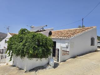 Country house in Comares