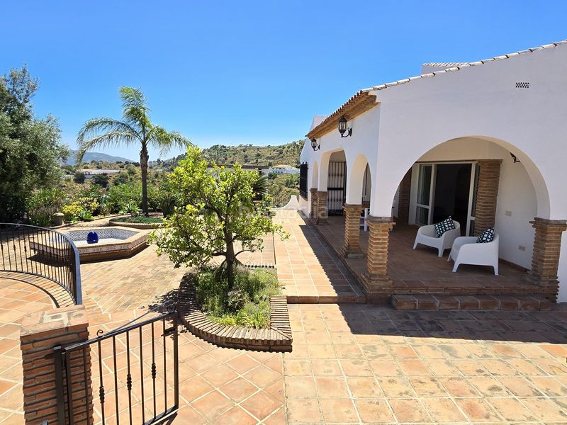 Foto 46ed0f42-de61-4ec0-96ca-f8e7749a35e5. Casa amb aparcament piscina a Viñuela