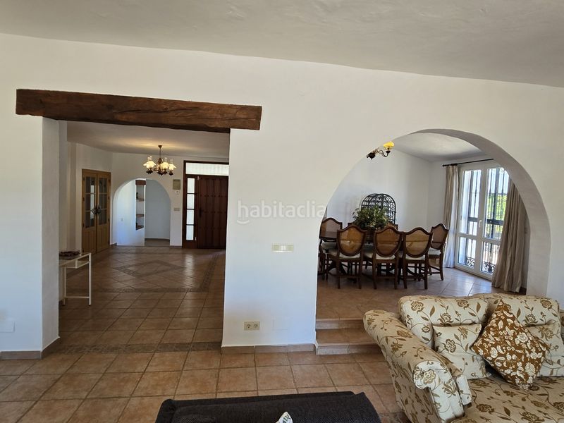 Foto f8993b4a-3ad8-4c45-80b0-cd45318f3b9f. Casa amb aparcament piscina a Viñuela