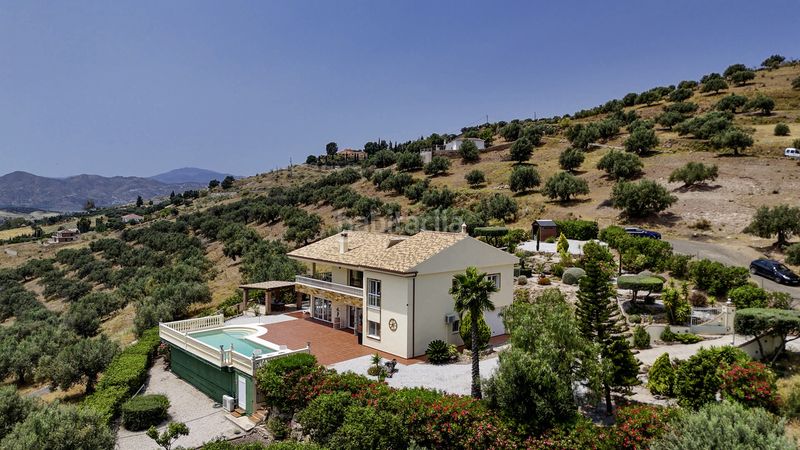 Foto 468c9e27-d248-4c8c-8af3-bb8d849180ca. Casa amb aparcament piscina a Alcaucín