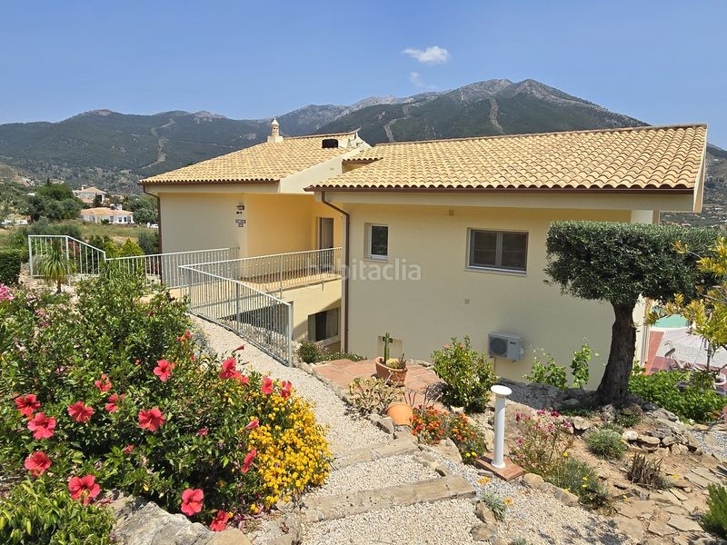 Foto afa69209-d33d-4f3a-8ecb-de913467b658. Casa amb aparcament piscina a Alcaucín