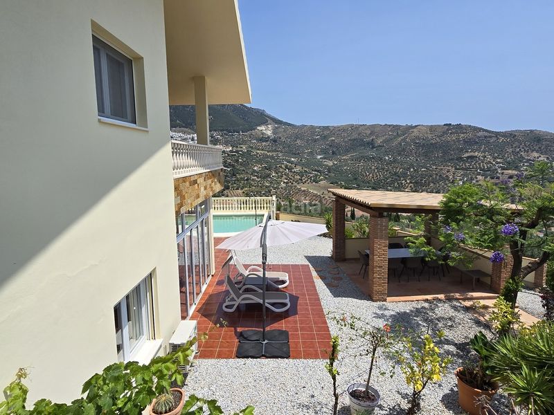 Foto e12f981a-217a-4f12-b347-d010be639a01. Casa amb aparcament piscina a Alcaucín