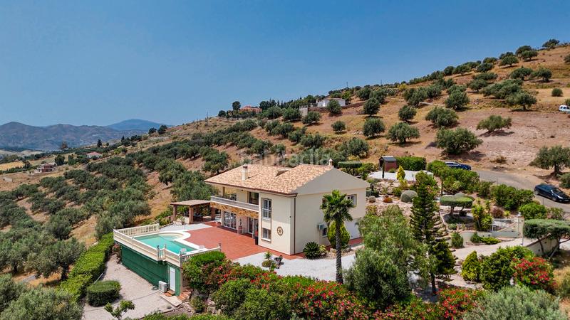 Foto 20cceb82-627d-4f2f-8120-c73b64aae9f8. House with parking pool in Alcaucín