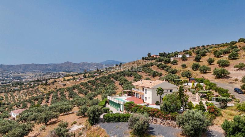 Foto 83658859-354f-44e8-86ce-4ae5e85c5c3c. House with parking pool in Alcaucín