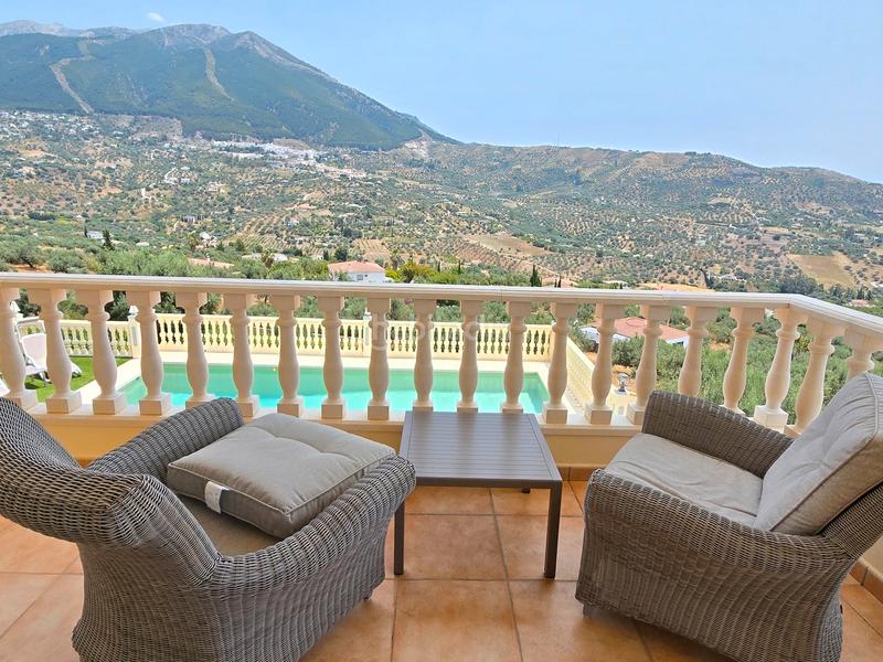 Foto b4688fa0-8d11-4bc7-9528-9b74bca23d5e. House with parking pool in Alcaucín