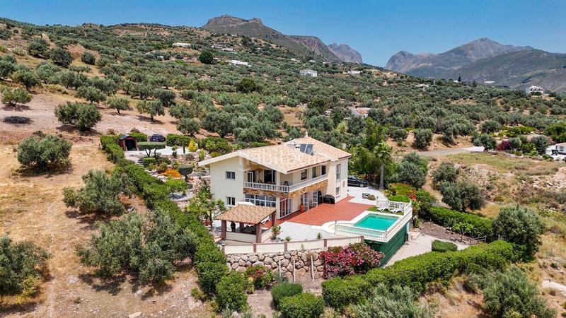 Foto 4e930883-ee32-4f2d-8722-5774bd079dfe. Maison avec parking piscine dans Alcaucín