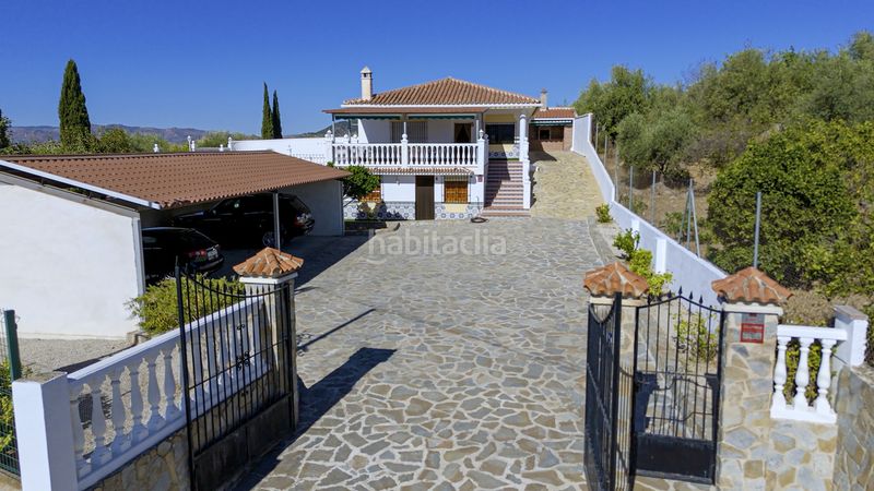 Foto 50fd8c3a-9258-4929-83f2-c836f42d1425. Casa amb piscina a Periana