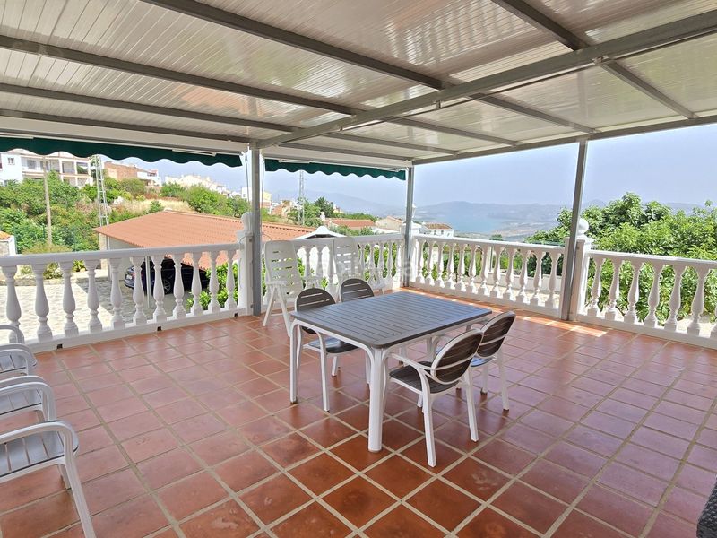 Foto 560482f2-d85e-4446-b694-7c55c78969d6. Casa amb piscina a Periana