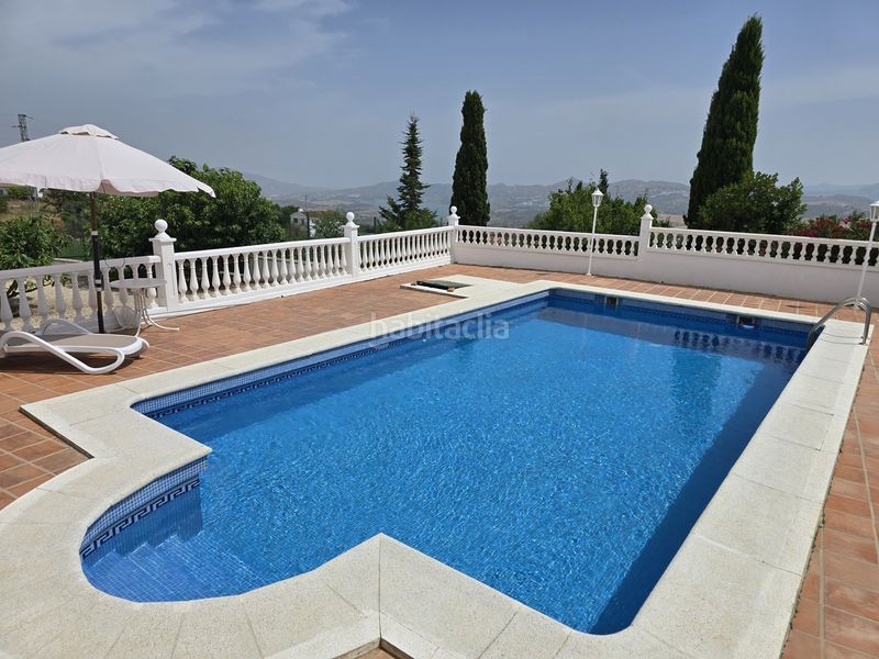 Foto e0b39496-c477-4e3c-a265-c277416c129b. Casa amb piscina a Periana