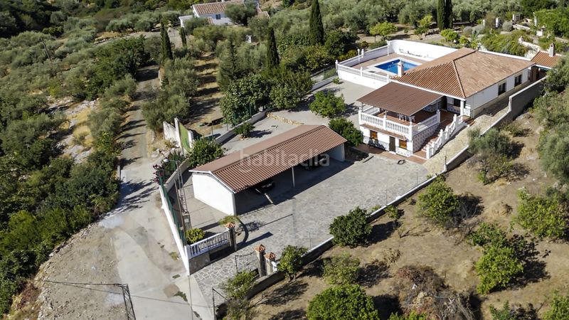 Foto fcdd83c4-e935-47bf-a90a-bf4068f4f174. Casa amb piscina a Periana
