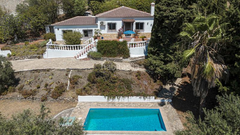 Foto f9f874a4-b063-4e22-bb9c-b4deef9259c1. Casa amb aparcament piscina a Alcaucín