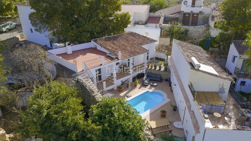 Foto 3ca385b2-53f9-4c79-88e1-e7026842cf1d. Maison avec piscine dans Periana