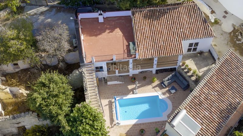Foto f0d19a24-86f5-42be-ada0-7127de48eb2c. Maison avec piscine dans Periana