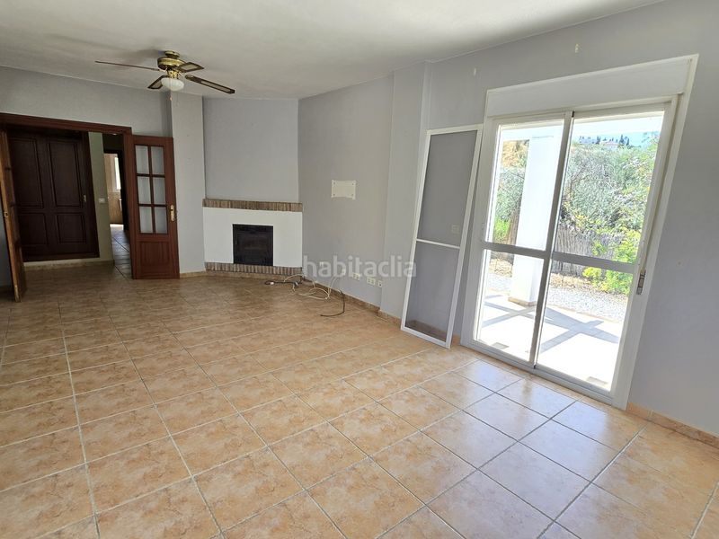 Foto c24485fb-17a0-484b-b511-220ee773e86d. Casa con piscina in Alcaucín