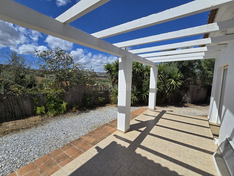 Foto d5f32e64-a18a-4812-8a45-5a436997a93b. Casa con piscina in Alcaucín