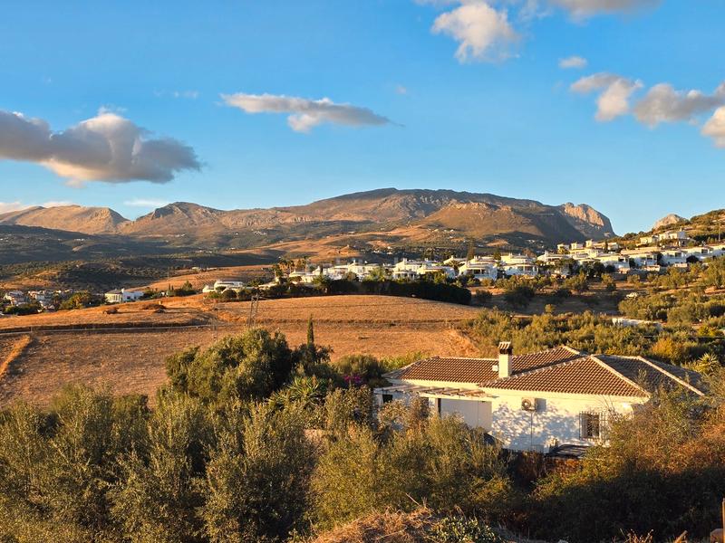 Foto 0519625d-97d1-4010-b1c3-3c014260d30b. House with pool in Alcaucín