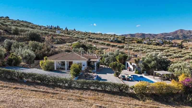 Foto 23139add-f73a-489b-9668-b198867f70ef. Maison avec piscine dans Alcaucín