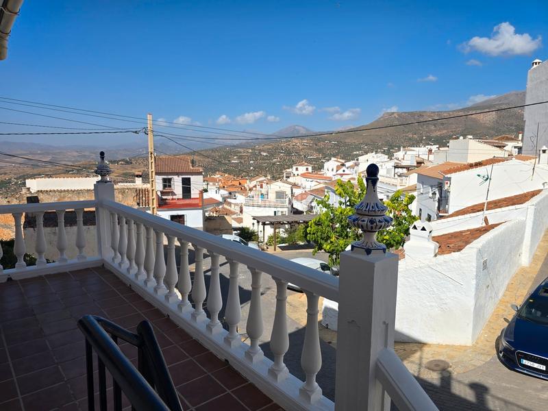 Foto e6c54521-73bf-4bca-a187-20f98d92778e. Country house with parking in Alcaucín