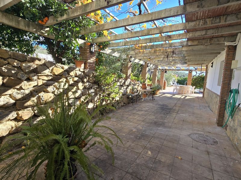 Foto 67e1db95-a68c-4165-8d5c-430d44c6fe8f. Casa amb aparcament piscina a Periana