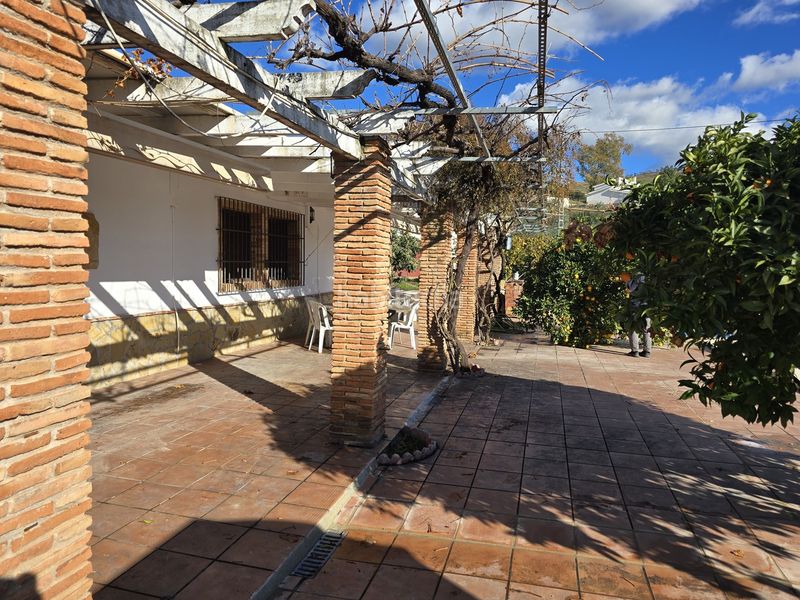 Foto 9d14f57d-924e-4965-a9a7-57adeaed297a. Casa amb aparcament piscina a Periana