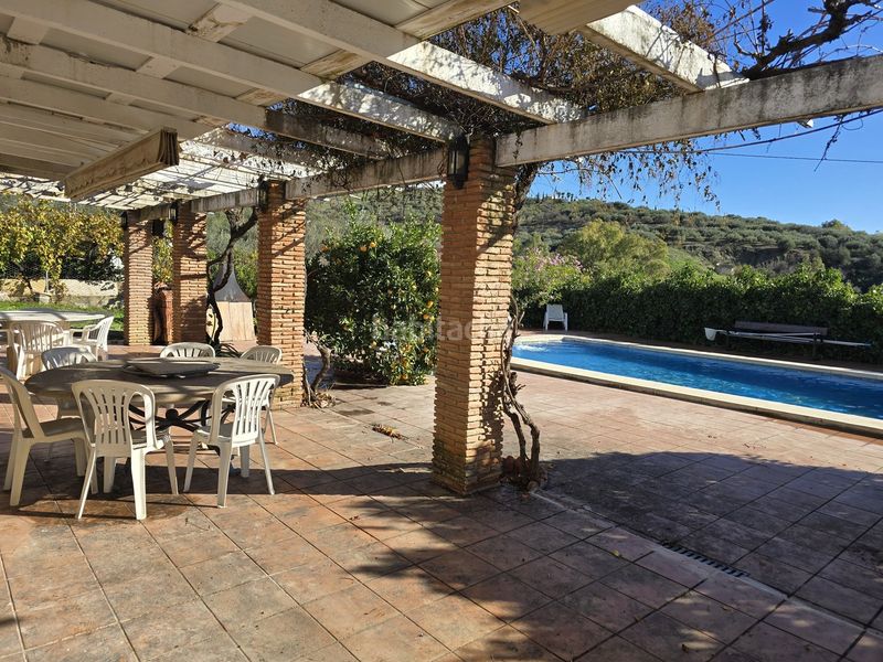 Foto 9f4d1a8a-fa22-4f42-a620-93864ded5cc5. Casa amb aparcament piscina a Periana