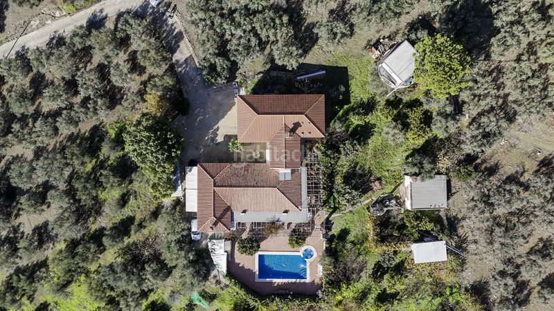 Foto a552f483-da93-4f29-a348-07029c14008f. Casa amb aparcament piscina a Periana