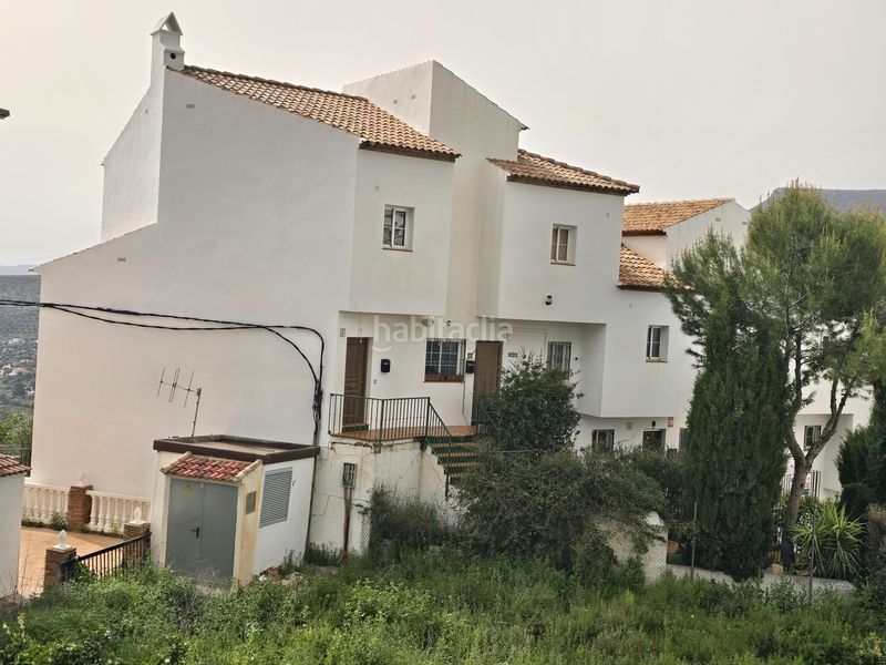 Foto a78dc627-d092-40b9-9da7-185d4a4e4760. Masia amb aparcament a Alcaucín