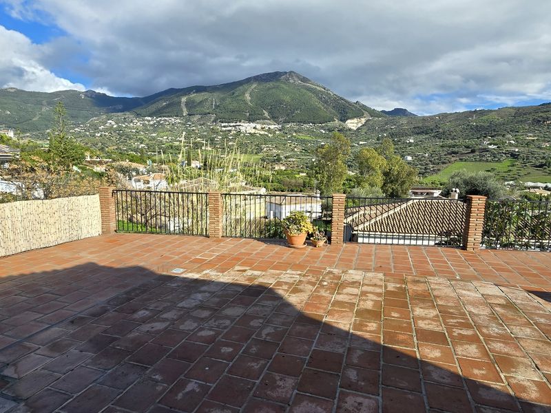 Foto ed33f82c-ed4f-46b9-9113-2d100d76a8fd. Maison avec piscine dans Alcaucín