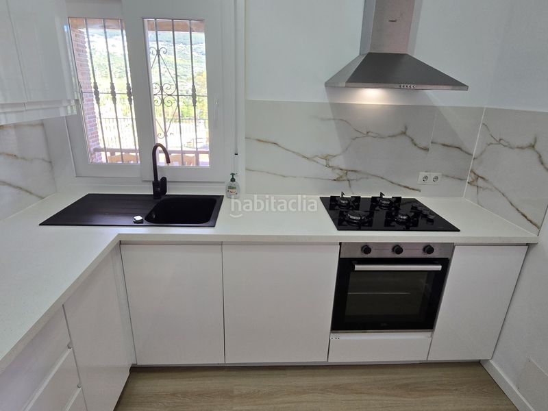 Foto f8d24e1e-317b-492c-b088-2d6f21729e17. Maison avec piscine dans Alcaucín