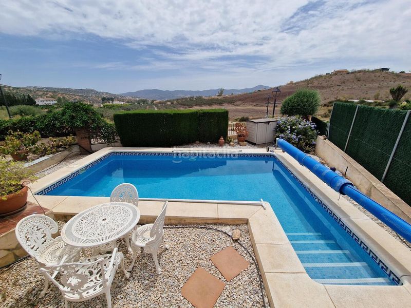 Foto 823965d9-0f34-430b-9fa6-3081de602a36. Casa a Alcaucín