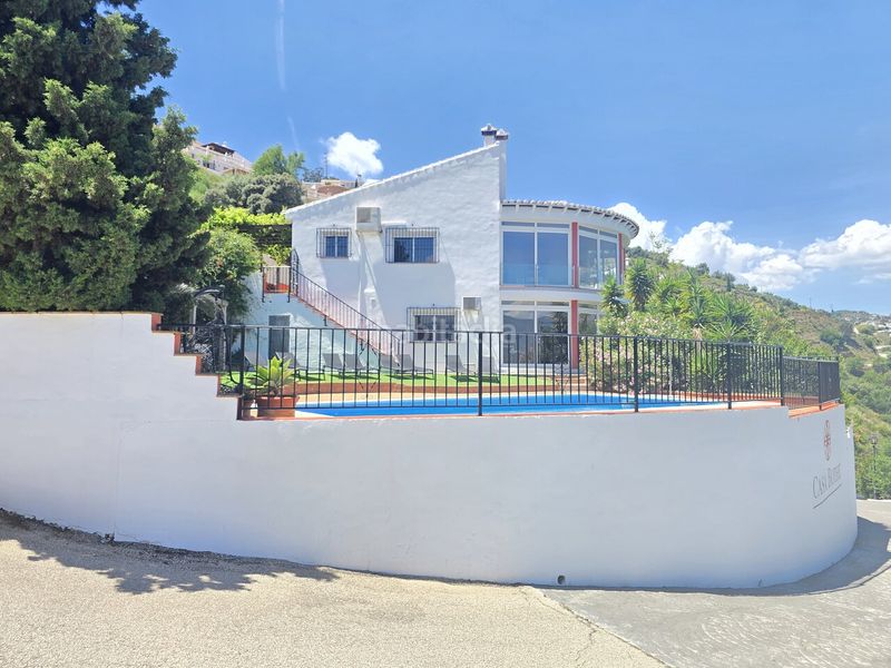 Foto 6e8b6a7e-c642-4a93-a165-a00ee3bfcc95. Casa amb aparcament piscina a Viñuela