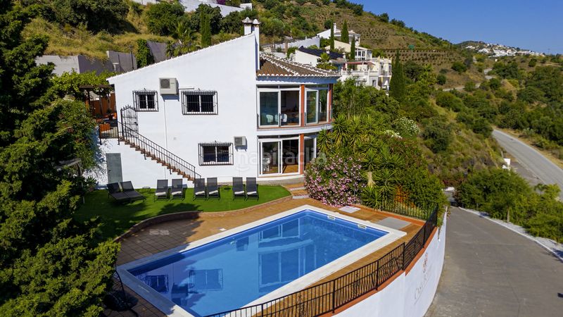Foto 943ca10e-8dd4-4081-b0e6-d2f359b80d53. Casa amb aparcament piscina a Viñuela