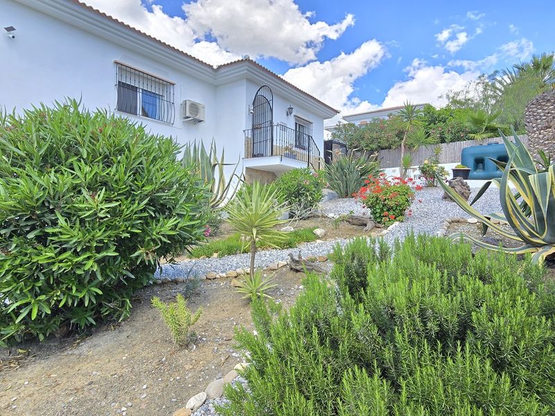 Foto ce0553e4-7672-44ab-8677-2edce577a6e4. Casa amb aparcament piscina a Alcaucín