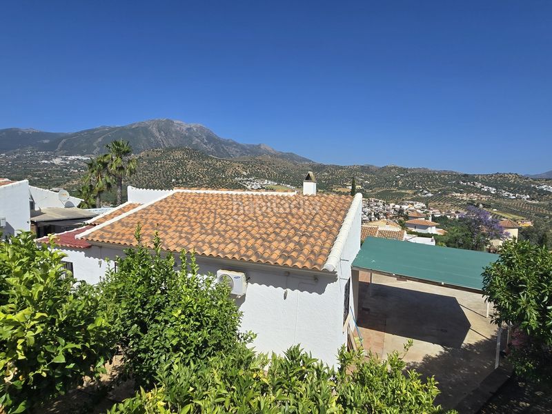 Foto ef6c73e1-eb00-4e23-ae39-2d6a149f743a. Casa amb piscina a Viñuela