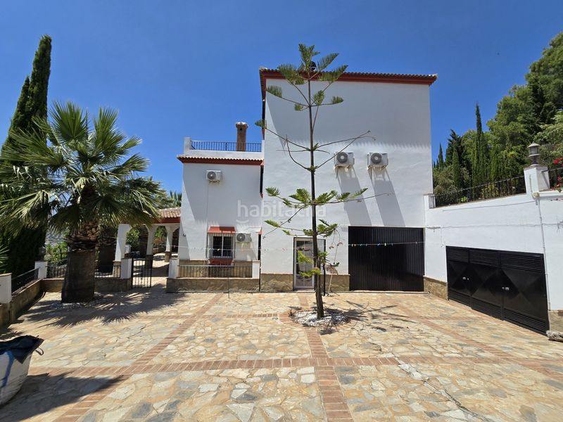 Foto d005e09f-4d4f-434f-894b-b3adc2ba6aaf. Casa amb piscina a Alcaucín