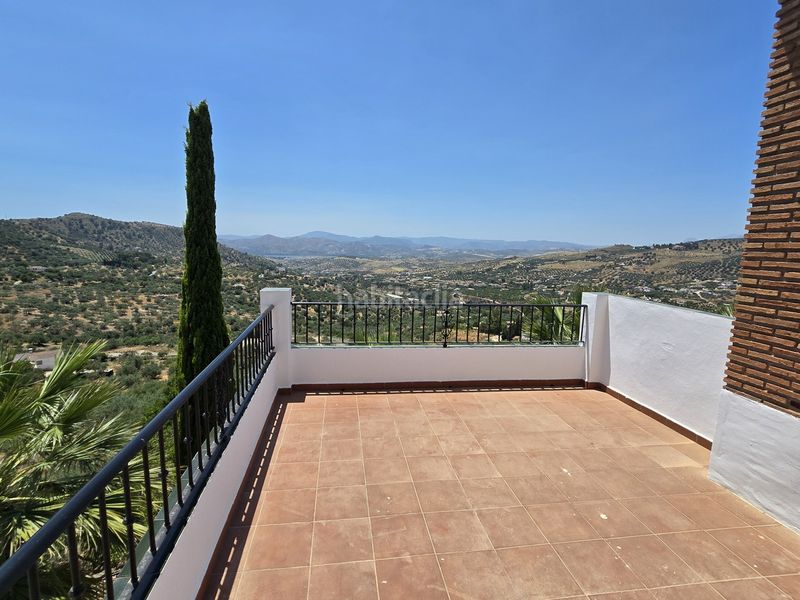 Foto dc6bd39d-d095-484a-ae5c-f43e35f656c8. Casa amb piscina a Alcaucín